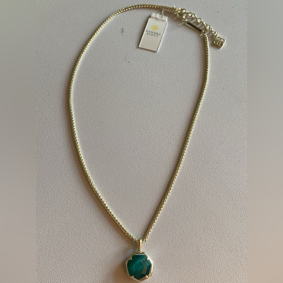Kendra Scott May Birthstone Necklace - Picture 2 of 4